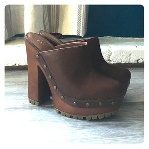Chunky Heeled Clogs (Like New!)
